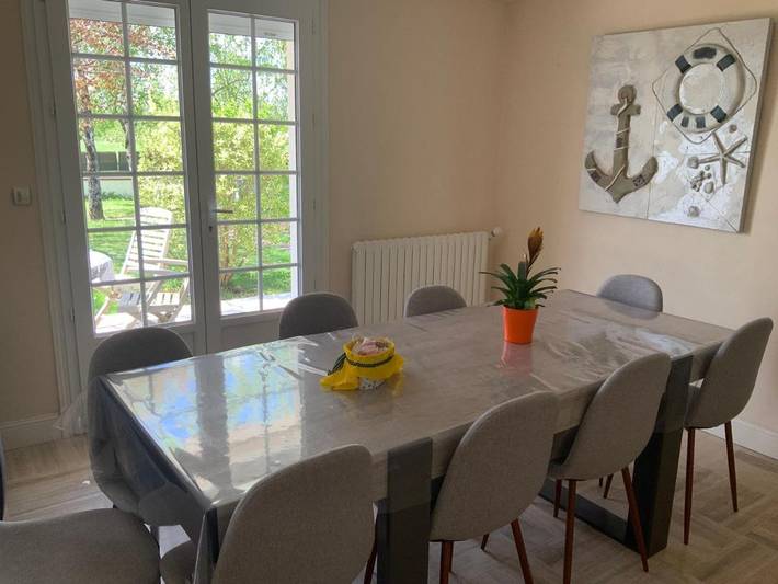 Location de vacances pour 12 personnes, avec piscine ainsi que jacuzzi et balcon, adapté aux familles à Huisseau-sur-Cosson - 2