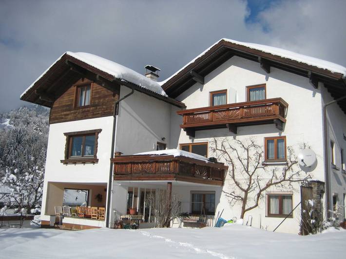 Ferienwohnung für 2 Personen, mit Garten und Ausblick sowie Terrasse in Innsbruck und Umgebung