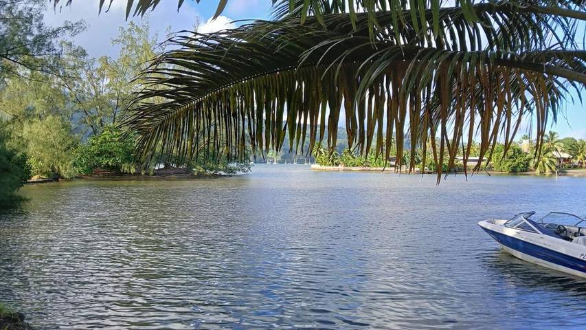 Location de vacances pour 6 personnes, avec jardin dans Taravao