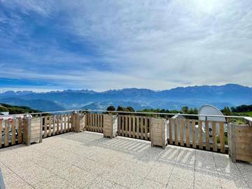 Gîte pour 4 personnes, avec vue et terrasse à Saint-Hilaire (Isère)