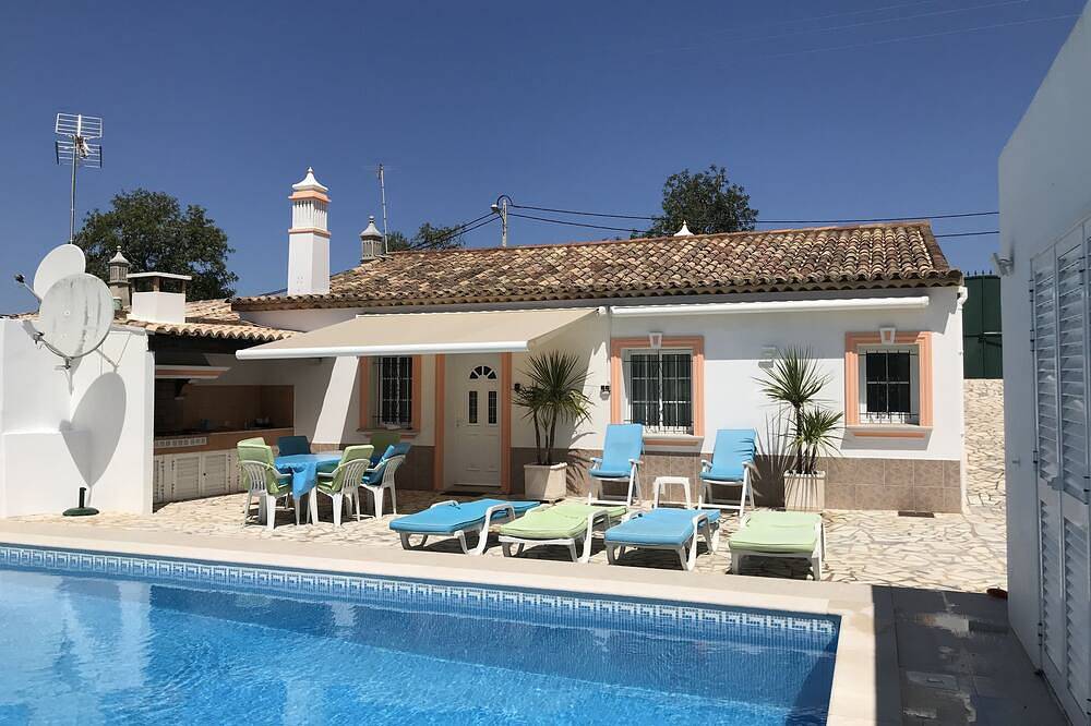 Typisches Haus mit privatem Pool in der authentischen Algarve - Free wifi in Santa Bárbara de Nexe, Faro