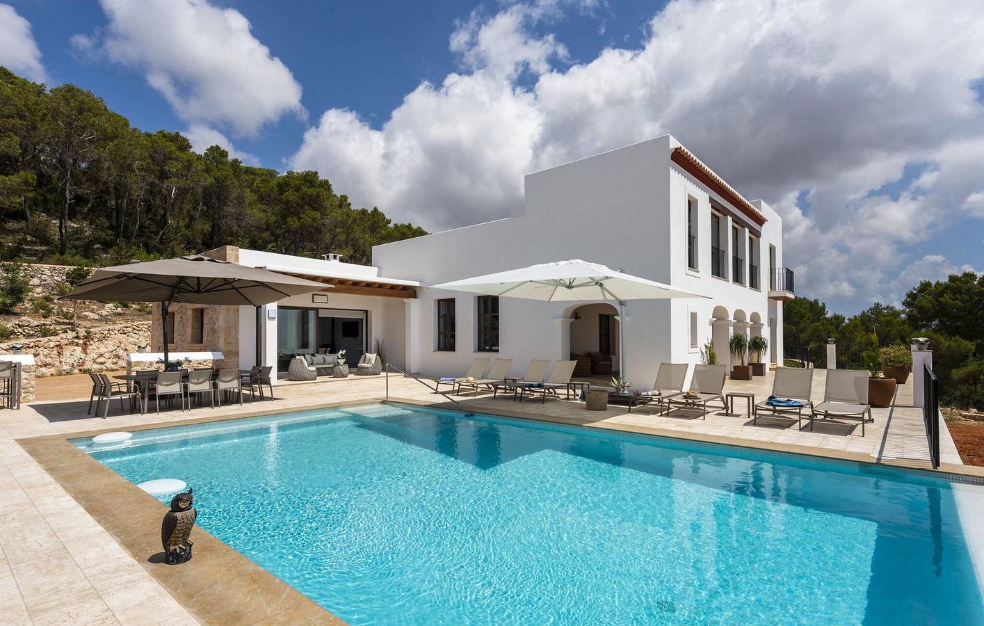 Sea View Apartment with Pool, Parking & AC - Close to Restaurants and City Center in Santa Eulària des Riu, East Ibiza
