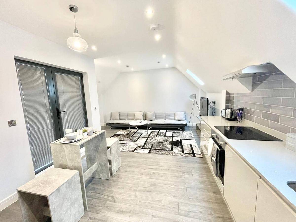 One-Bedroom Apartment in Harrow, Londres