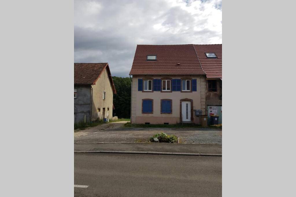 Appartement entier, One-Bedroom Apartment in Botans, Territoire de Belfort
