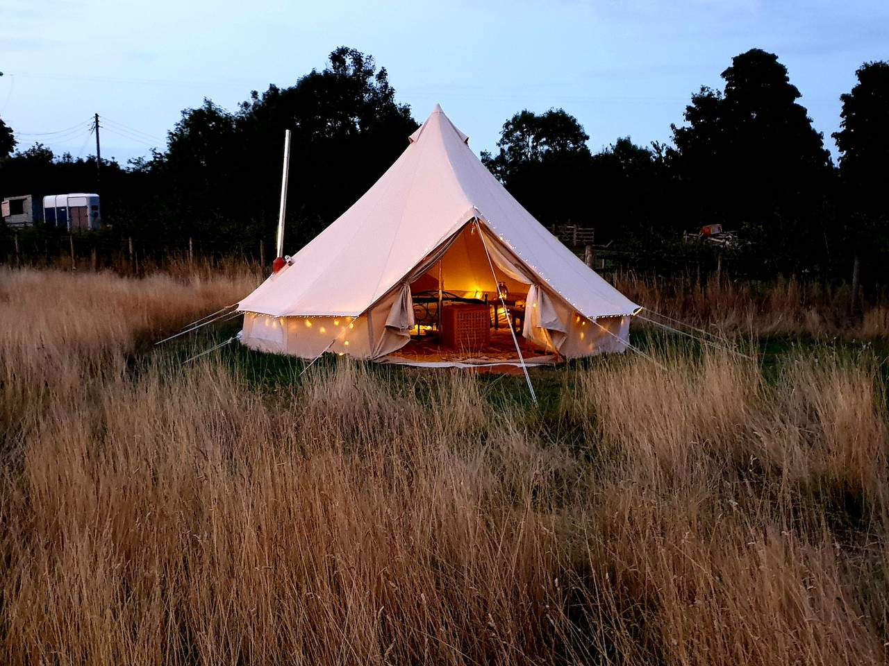 5m xl bell tent with log burner, near Whitby in Parc national des North York Moors