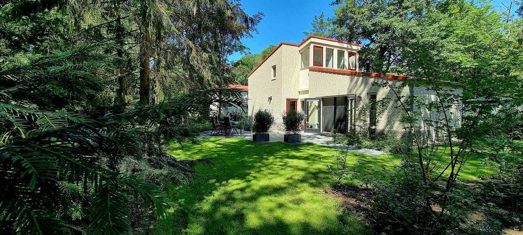 Villa für 6 Personen, mit Garten und Sauna sowie Whirlpool und Terrasse