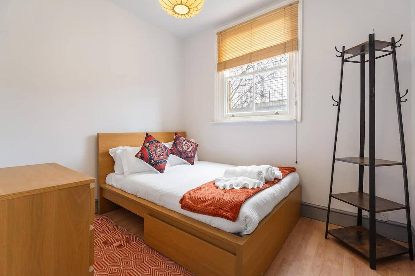 Entire apartment, Stylish 2 Br Flat near Brick Lane  London Sleeps 4 in Bethnal Green, London