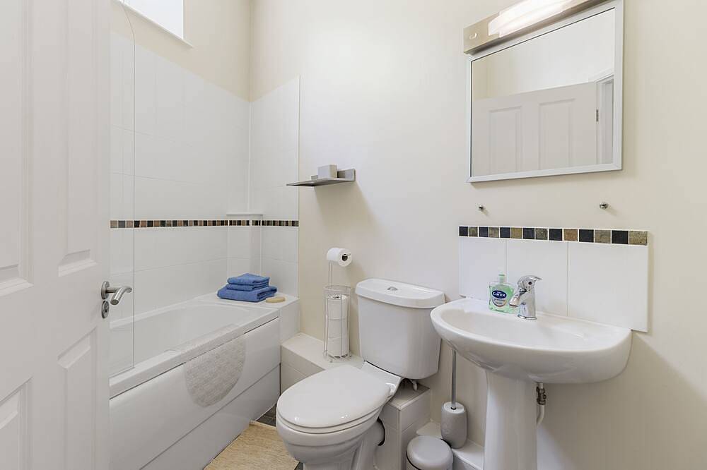 Old Mill Court is a charming, dog-friendly two-bedroom cottage in Brixham in Brixham, Torbay