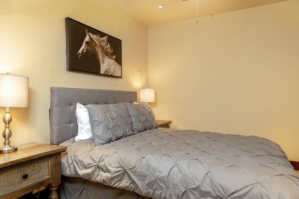 Ganze Wohnung, Warm & comfortable mountain condo in ski-in/out complex with balcony in Mountain Village, Telluride Ski Resort