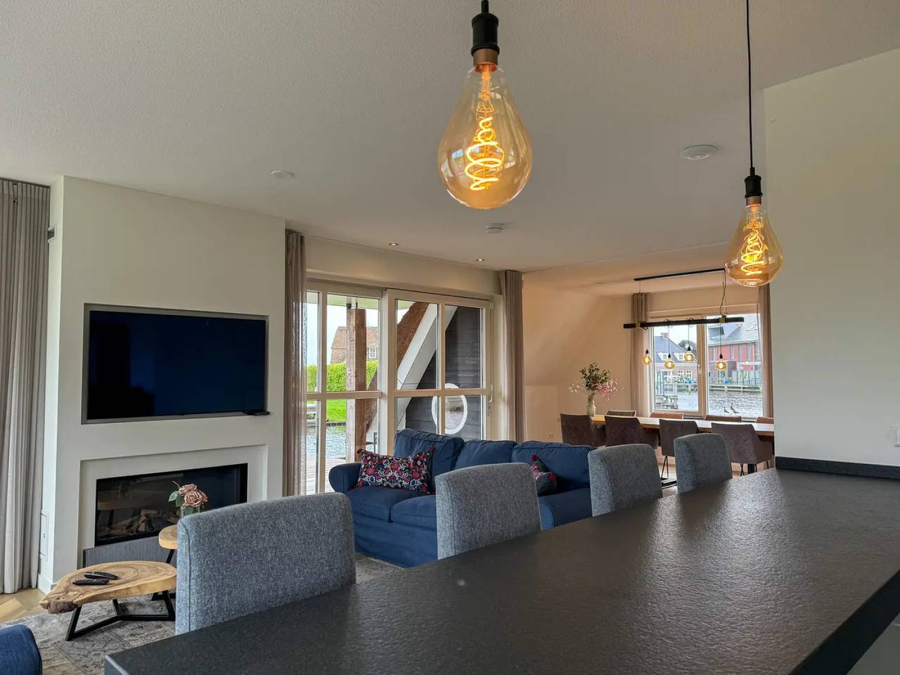 Moderne Villa für 8 Personen mit Blick aufs Wasser in Delfstrahuizen, Friesland