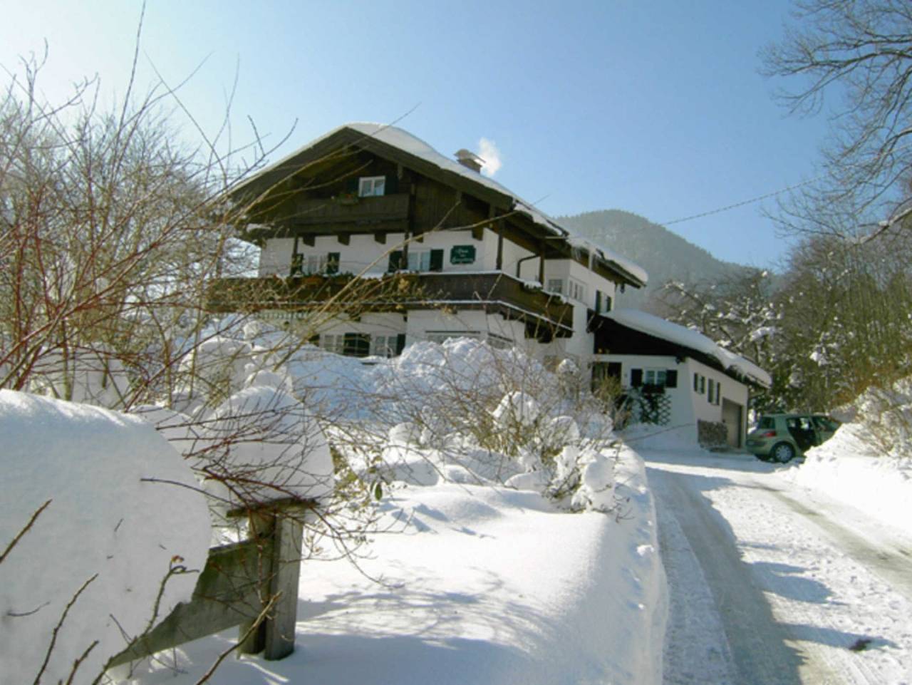 Ganze Ferienwohnung, Haus am Sonnenhang - Wohnung Ii Pergola in Bad Wiessee, Bayerische Alpen
