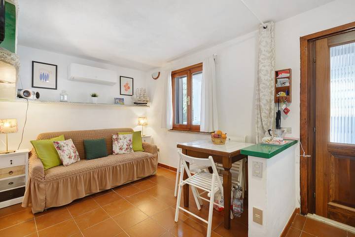 Apartamento entero, Apartamento 'Bilocale Il Nido' con vistas al mar in Innamorata, Capoliveri