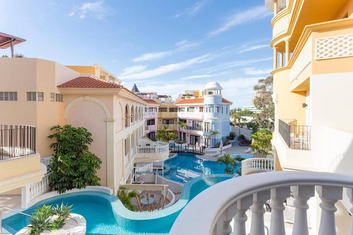 Club vacances pour 8 personnes, avec jardin ainsi que piscine et vue à Tenerife - 2