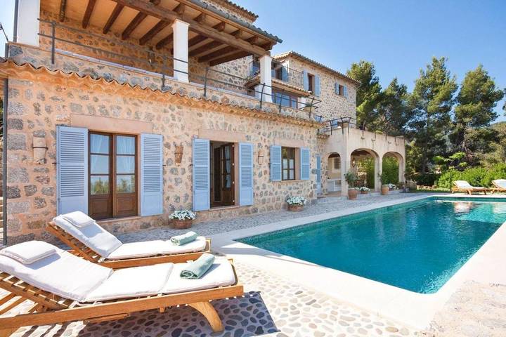 Villa für 6 Personen, mit Pool und Terrasse sowie Garten