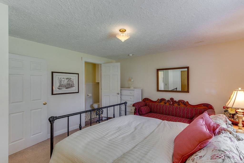 Schönes, hundefreundliches Ferienhaus mit großem Garten - nur ein paar Blocks vom Strand entfernt in Gearhart, Clatsop County