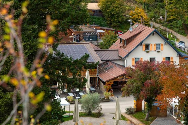 Aparthotel para 8 personas, con vistas además de piscina y jardín, Se admiten mascotas - 1