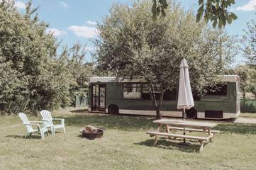 Gîte pour 2 personnes, avec jardin et vue à Levaré