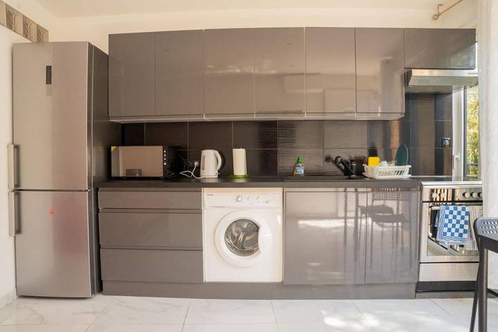 Gîte pour 2 personnes, avec jardin ainsi que terrasse et vue à La Turbie - 4