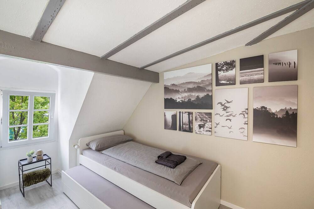 Entire apartment, Apartment 'Am Röntgenmuseum' with Wi-Fi in Remscheid, Bergisch region