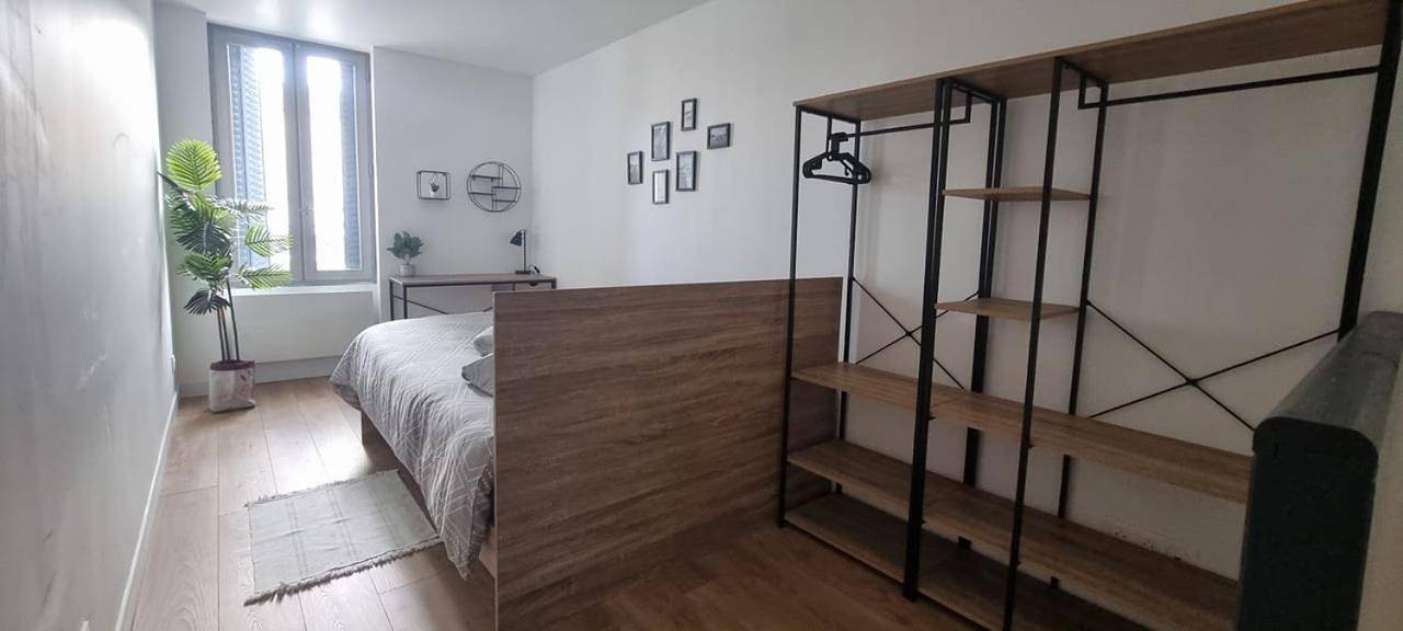 Appartement entier, One-Bedroom Apartment in Mantes-la-Jolie, Yvelines