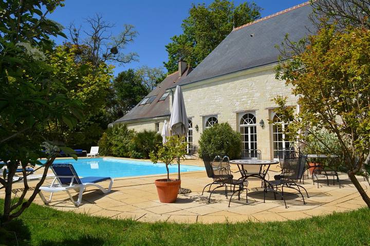 Gîte pour 4 personnes, avec jardin ainsi que piscine et terrasse