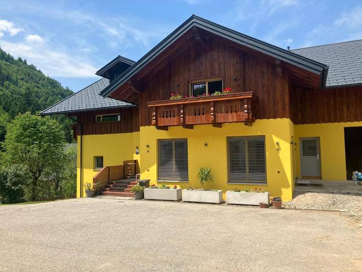 Ferienwohnung für 9 Personen, mit Balkon und Ausblick in Faistenau