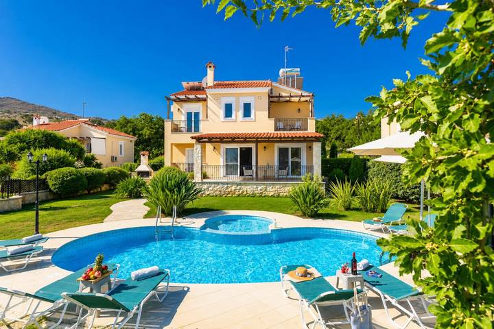 Villa für 8 Personen, mit Balkon und Kinderpool sowie Garten - 1