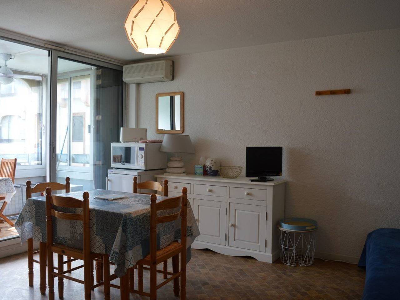 Appartement entier, Appart 2P 4 Pers avec Clim, Parking, à 200m de la plage in Saint-Cyprien-Plage, Saint-Cyprien