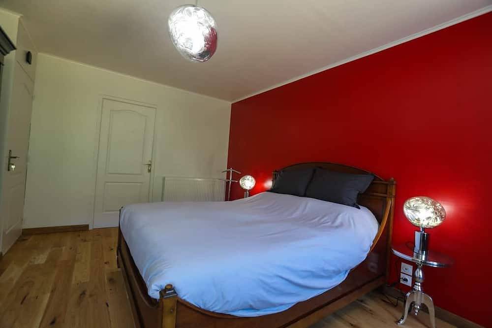 Comfortable guest house just a stone's throw from the Meuse river and the \"voie verte\". in Revin, Regionaler Naturpark Ardennen