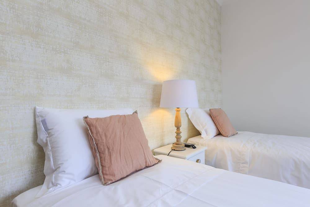 5 Star Villa Cyclamen – Luxury Pools & Spa in Quinta do Lago, Almancil