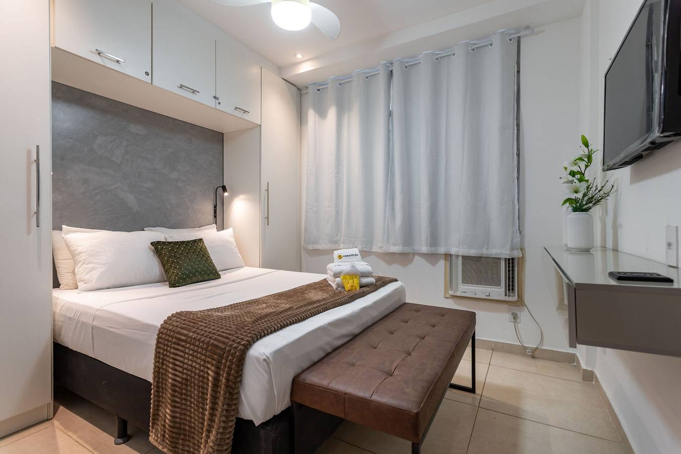 Entire apartment, In front of the underground and 8 minutes from the beach | Sf228 in Copacabana, Rio de Janeiro