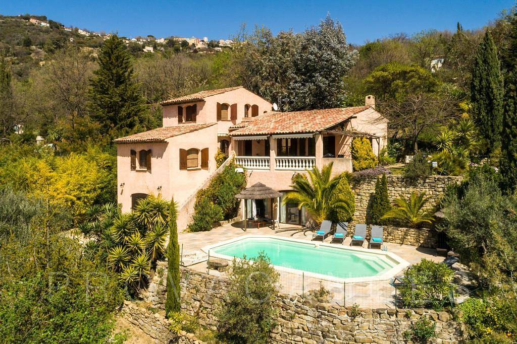 Large villa with pool north of Nice close to Contes in Contes, Région de Nice
