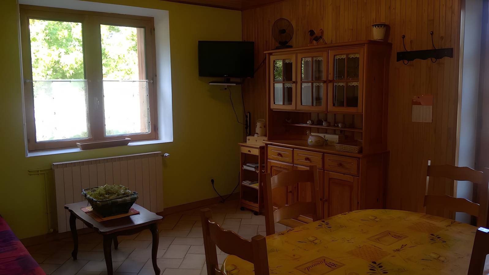 Gîte « À l’ombre du Tilleul » : vue montagne, terrasse privée et Wi-Fi in Montpezat-sous-Bauzon, Parc naturel régional des Monts d'Ardèche