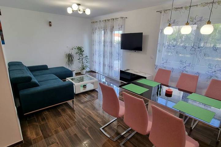 Ferienwohnung für 4 Personen, mit Garten in Trogir