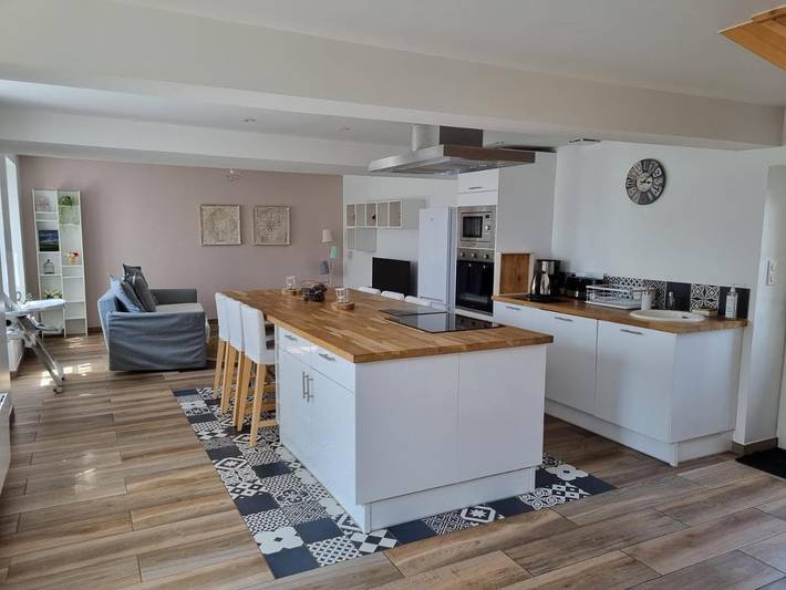 Gîte pour 6 personnes, avec vue et jardin à Orrouy