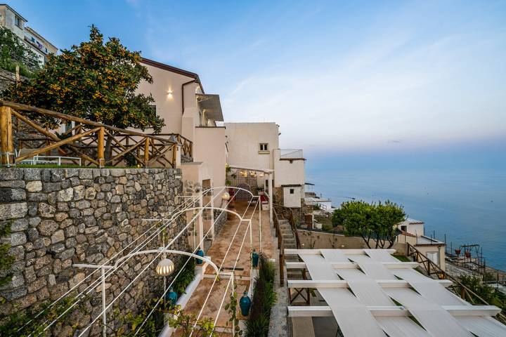 Agriturismo voor 10 personen, with tuin and uitzicht as well as terras and sauna in Amalfikust