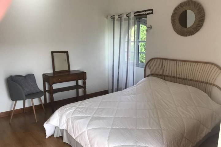 Location de vacances pour 6 personnes, avec jardin et piscine à Itxassou - 2