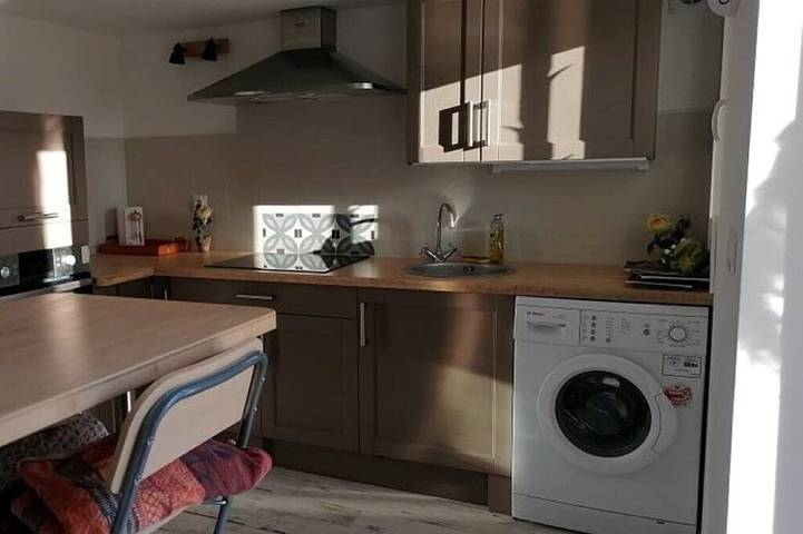 Entire apartment, Joli T1 au Calme, Entre Collines et Littoral; Idéal Pour Explorer la Région! in Gémenos, Mediterranean Coast (France)