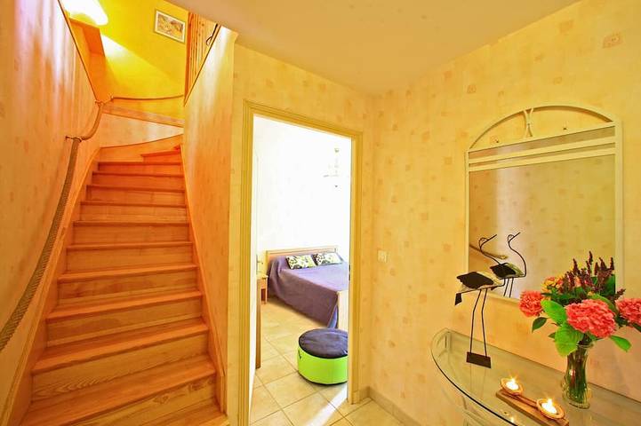 Location de vacances pour 6 personnes, avec jardin et terrasse, animaux acceptés à Saint-Laurent-la-Vallée - 2