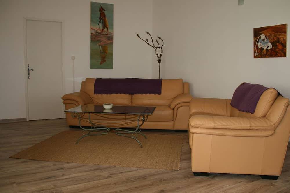 Maison avec terrasse et 2 places de parking à Bourg saint Andéol in Bourg-Saint-Andéol, Privas