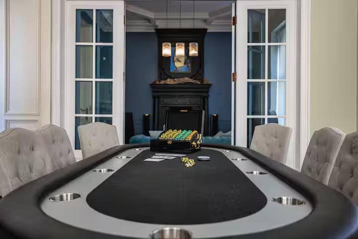 Location de vacances pour 16 personnes, avec terrasse ainsi que piscine et jacuzzi, animaux acceptés à Tournai - 4