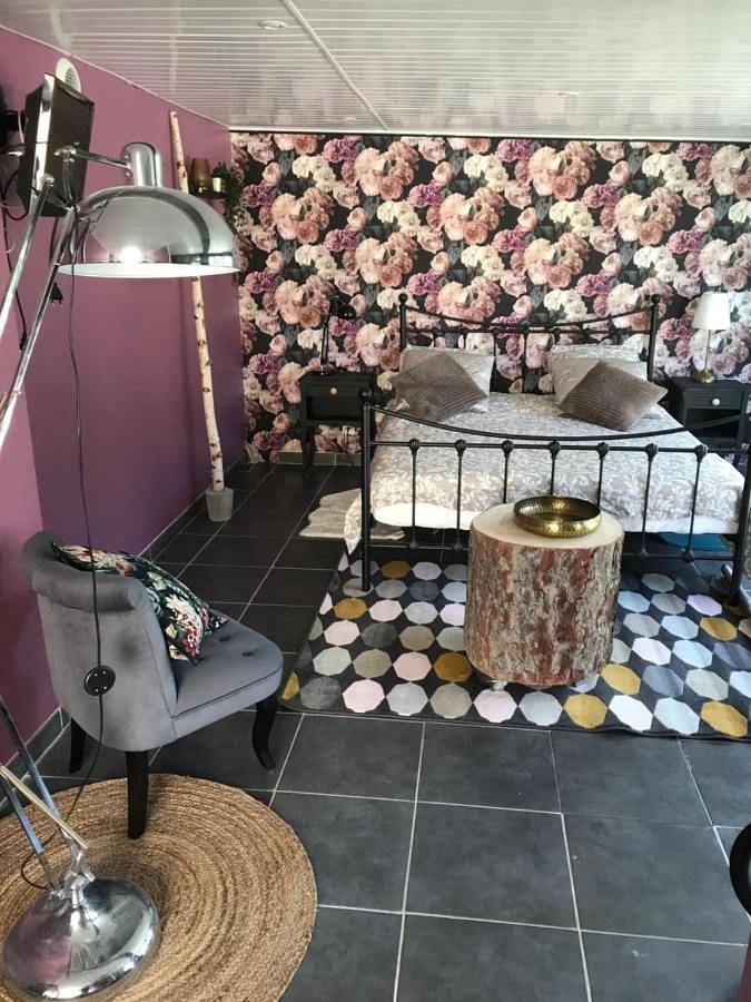 Chambre d’hôte pour 2 personnes, avec terrasse et jacuzzi ainsi que jardin et piscine - 1