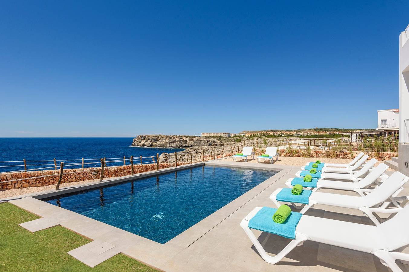 Villa pour 8 personnes in Cala Blanes, Ciutadella