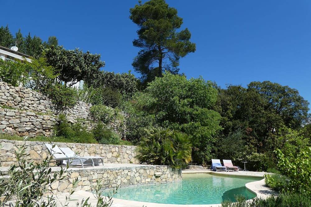 Stijlvolle villa, met verwarmd privé zwembad, adembenemend uitzicht, gratis wifi in Lorgues, Draguignan en omgeving