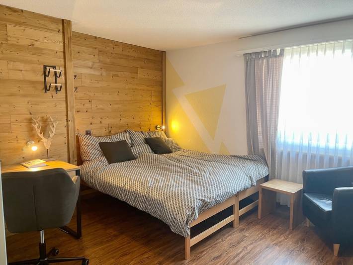 Gîte pour 8 personnes, avec jardin et balcon, animaux acceptés à Davos