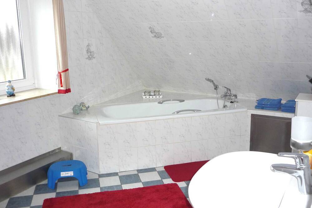 Ganze Wohnung, Hanl: Fewo mit 2 Schlafzimmer mit Tv und Garten - Fewo Hanl in Wanderup, Grünes Binnenland