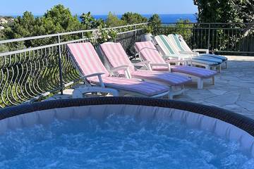 Gîte pour 6 personnes, avec balcon et piscine ainsi que jacuzzi et jardin dans Plage de San Peire
