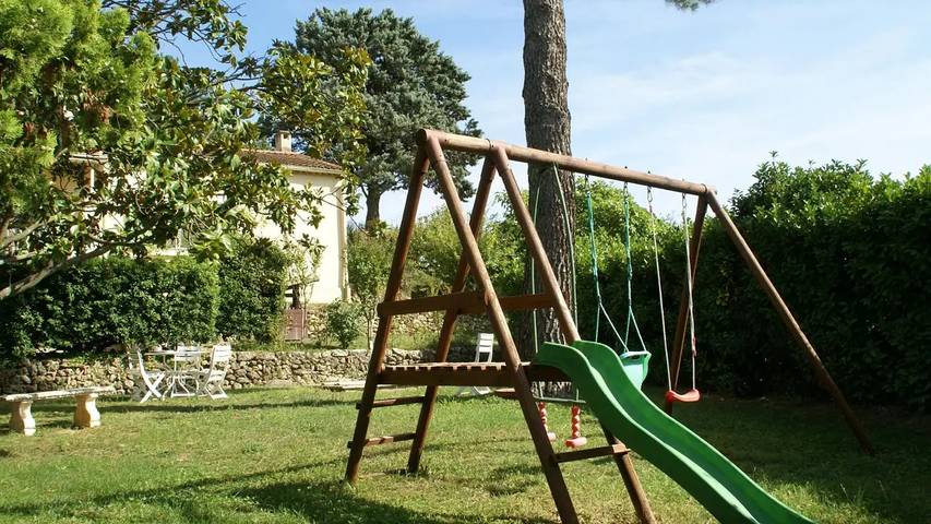 Location de vacances pour 10 personnes, avec jardin et piscine à Salernes - 2
