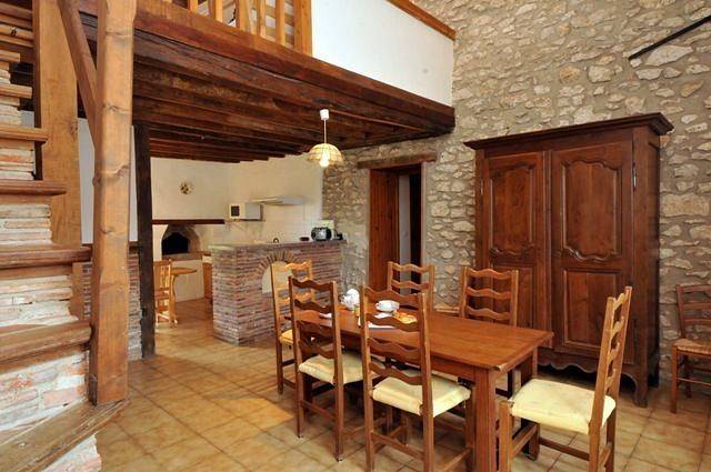 Gîte pour 6 personnes, avec Terrasse ainsi que Jardin et Sauna dans Le Vézier