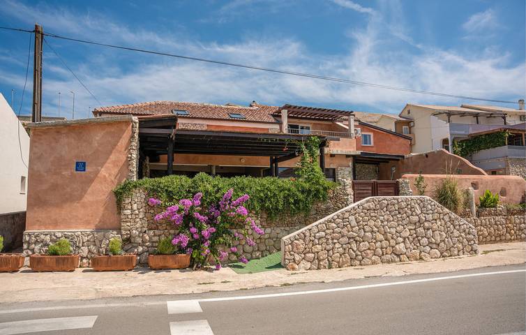 Apartment mit Meerblick, Pool, Terrasse und Grill – 400 m vom Strand entfernt in Zubovići, Pag